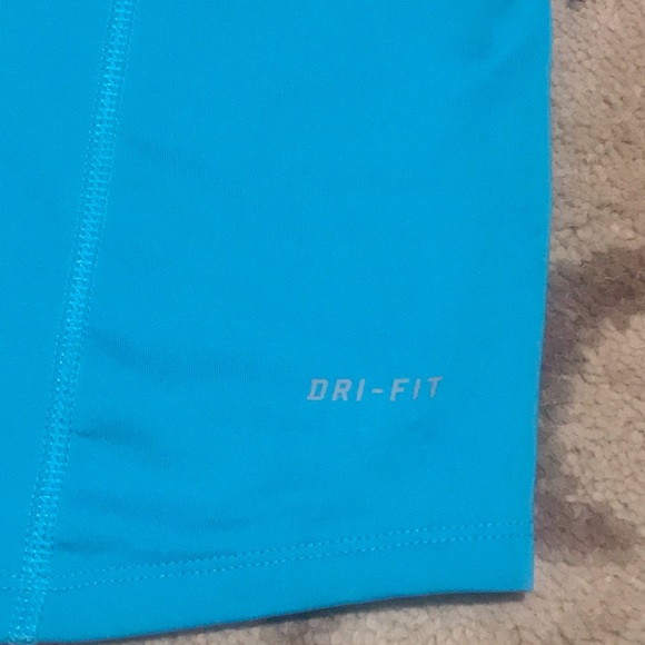 🔥2 for $30🔥Women’s Nike Jacket - Picture 5 of 5